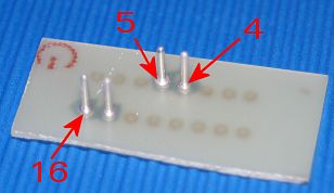 Stecker mit Lötsstiften bestück
